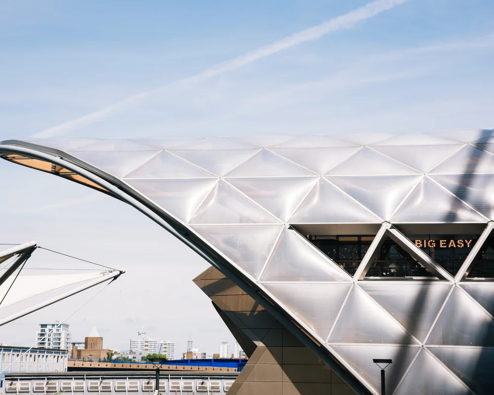 exterior of big easy restaurant