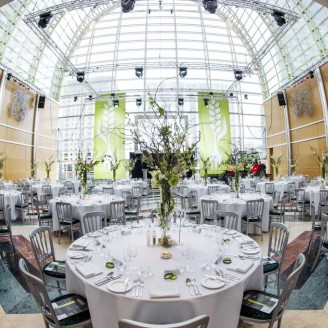 How to have a sustainable wedding reception and ceremony