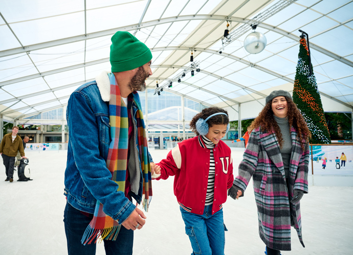 Enjoy a family event at Ice Rink Canary Wharf