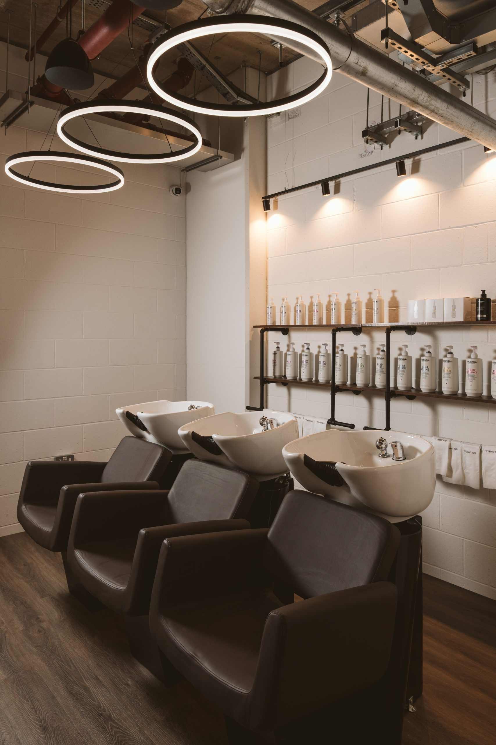Wayne Salon