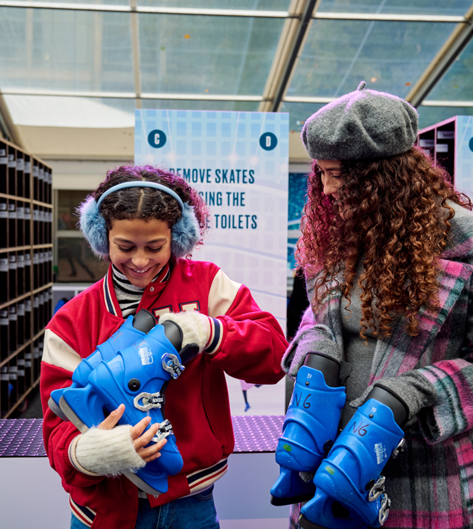 Enjoy the thrill of ice skating in canary wharf