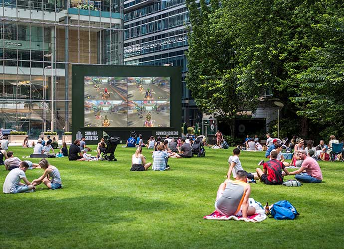 People enjoying Summer Screens: Family Gaming